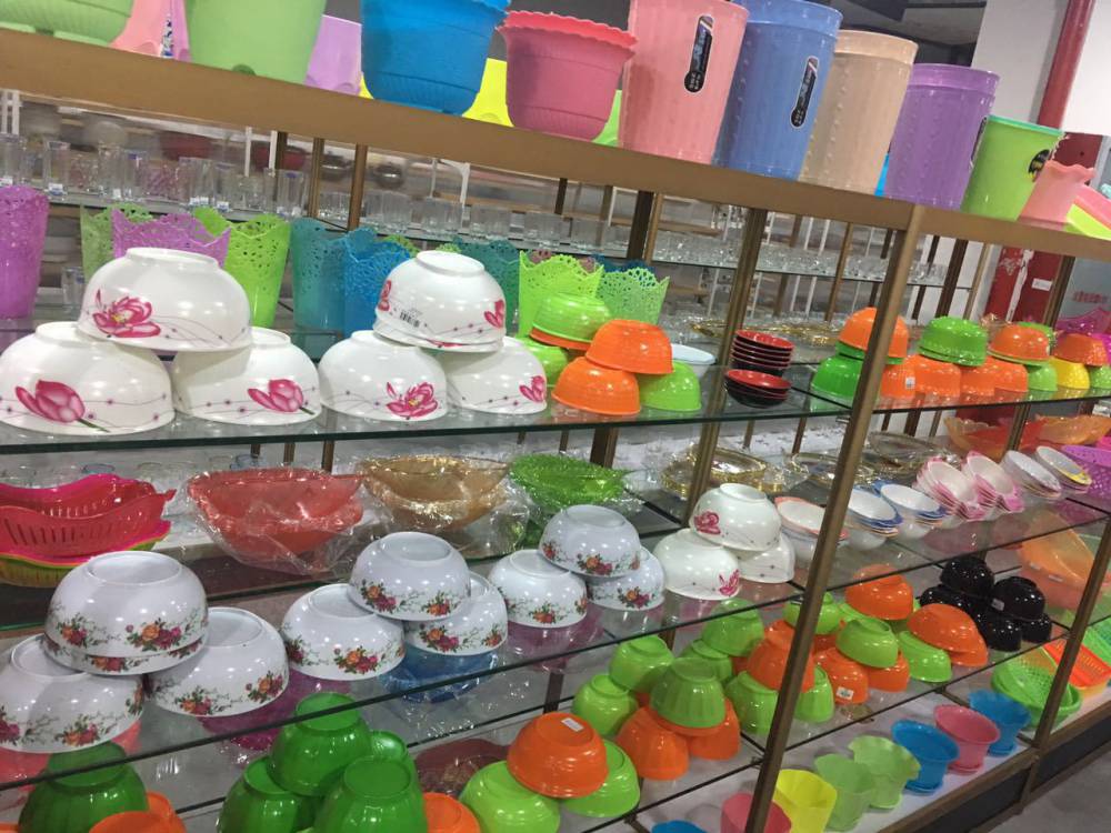 钟祥中百广场店开业前日杂陈列图集——日用百货区域展示